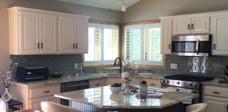 Honolulu kitchen with shutters and appliances